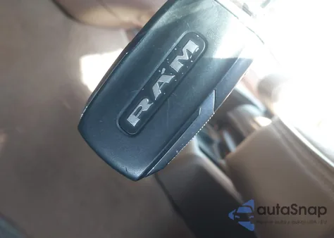 2019 Ram 1500 Laramie 4X4 5'7 Box from USA, damaged, VIN 1C6SRFJT2KN740981